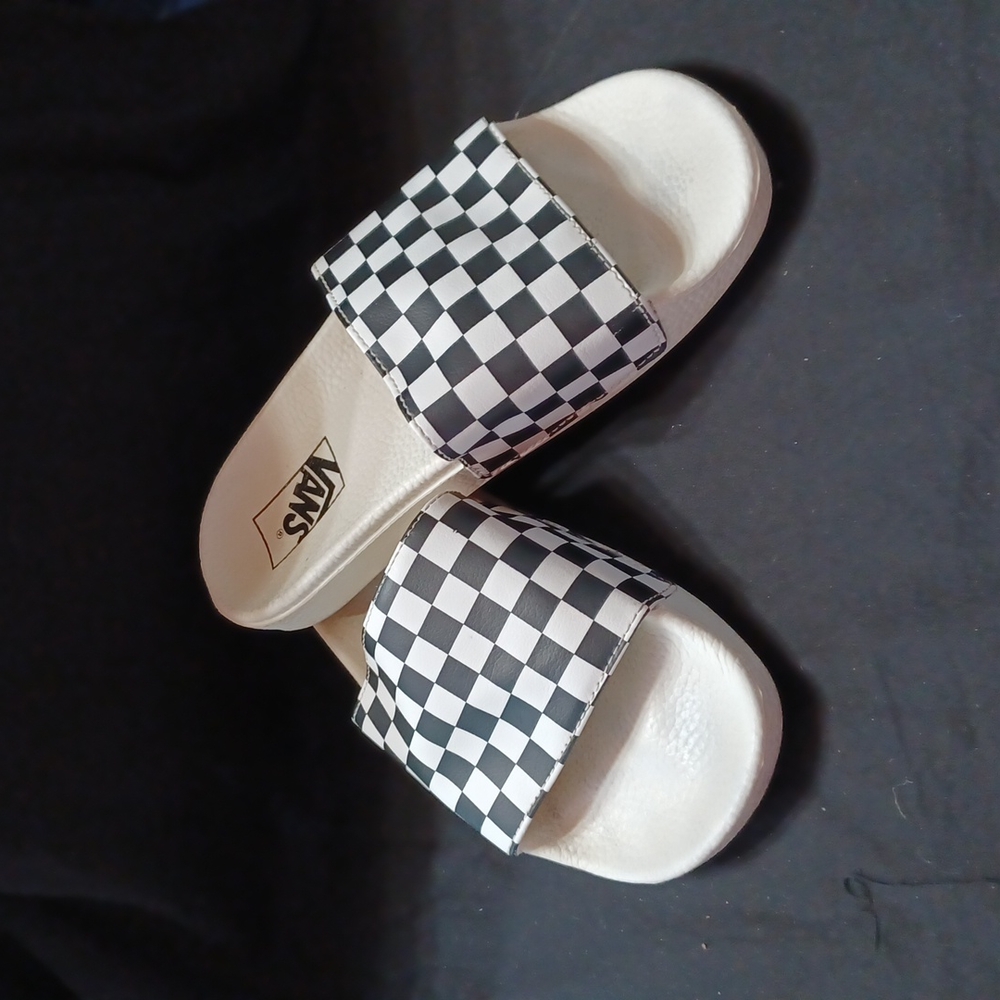 FINAL PRICE!..Womens Vans slides
